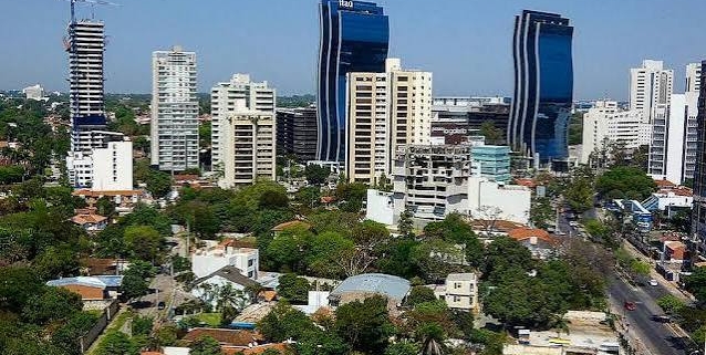 Análisis legal sobre el Investor Pass, créditos de carbono (Decreto 3369), ley de protección de datos y desmonopolización energética en Paraguay.