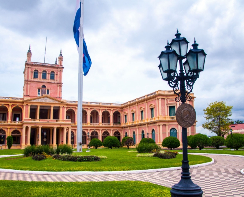 El Estudio Jurídico Delvalle Achar se distingue por ofrecer una defensa legal estratégica, ética y orientada a resultados en las ramas más complejas del derecho privado paraguayo